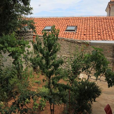 Apartments And Rooms With Parking Space Mali Losinj Exterior photo
