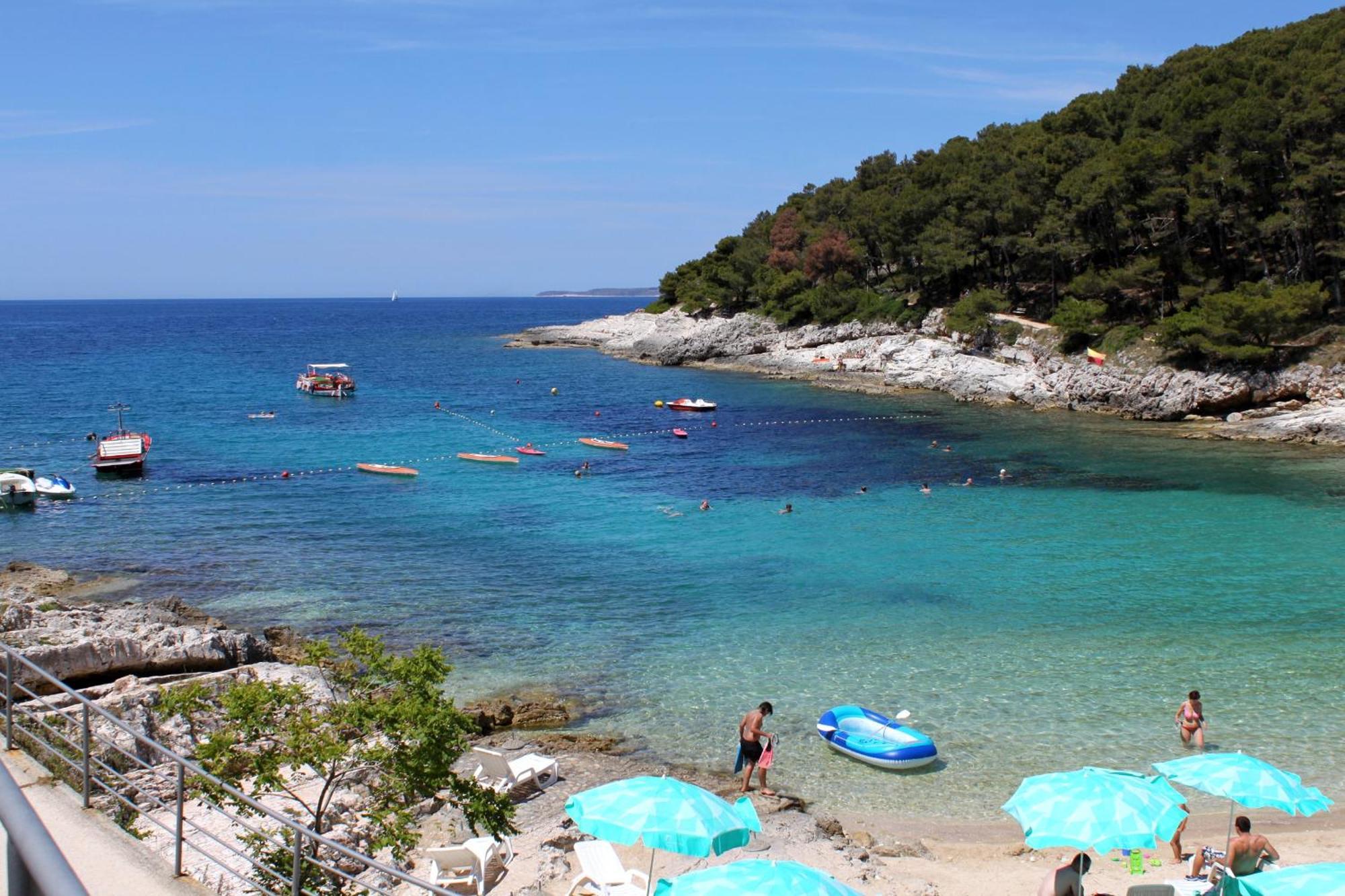 Apartments And Rooms With Parking Space Mali Losinj Exterior photo