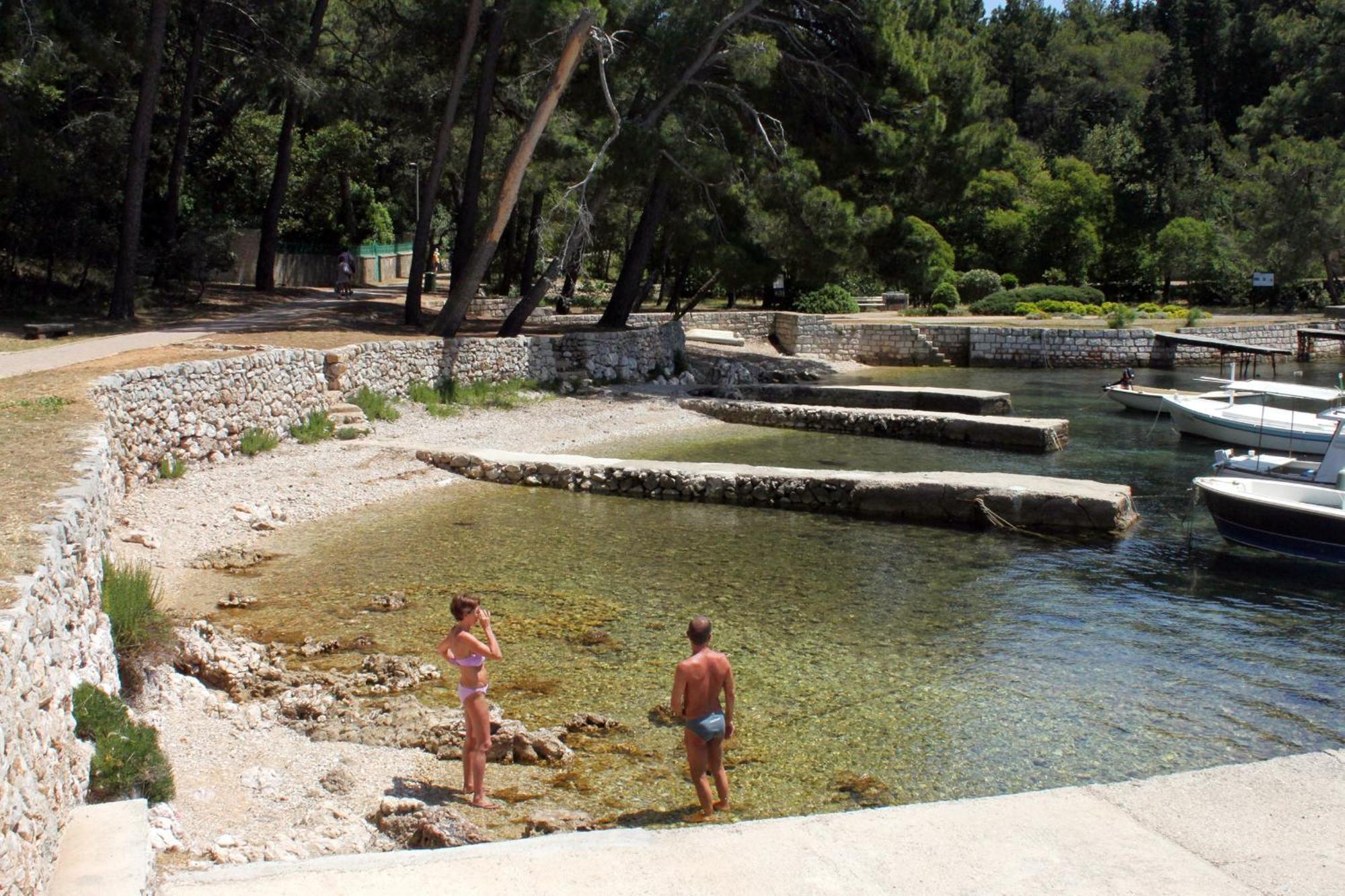 Apartments And Rooms With Parking Space Mali Losinj Exterior photo